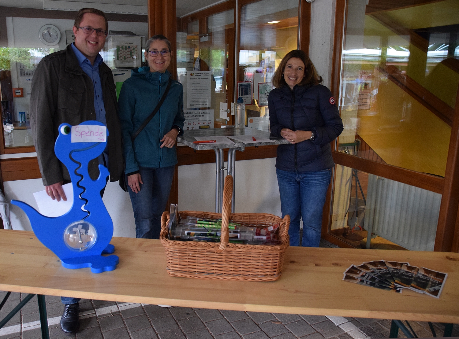 3 Fördervereinsmitglieder am Stand